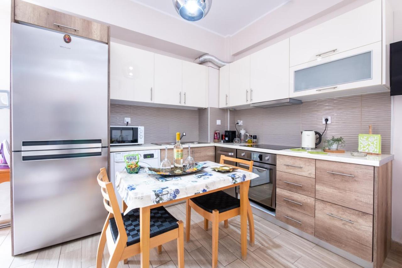 Family Apartment Near Port Pireus Exteriör bild